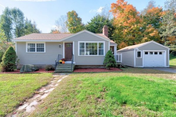 West Boylston MA House With Hardie Siding